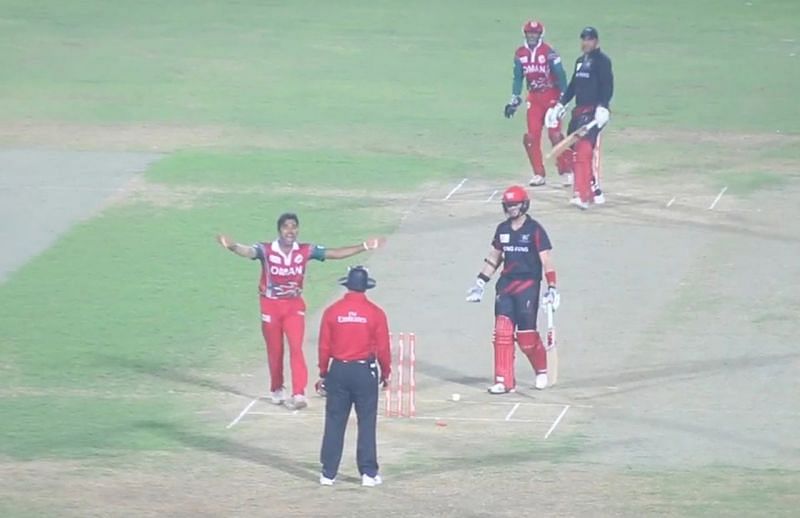 Ameer Kaleem mankads Mark Chapman